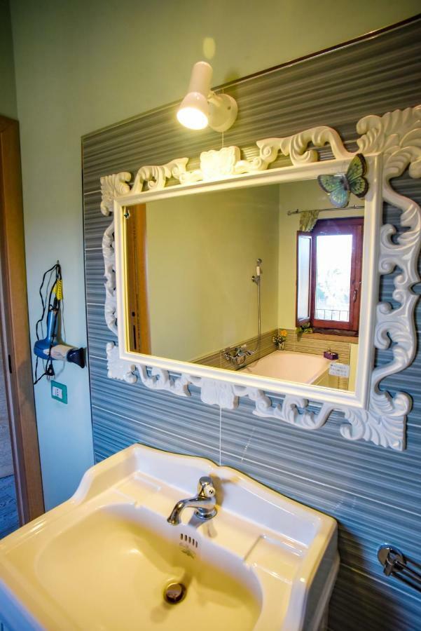 Villa Farfalla Bianca Виторкиано Екстериор снимка